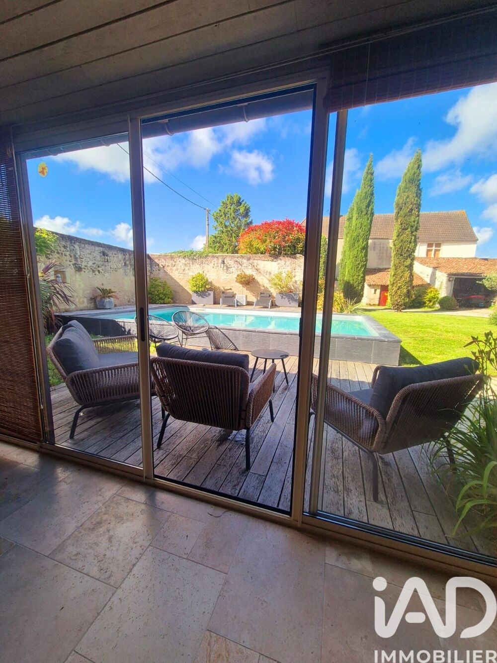 vente Maison - 7 pièce(s) - 220 m² Saint-Genest-d'Ambière (86140)