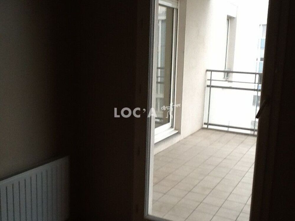 1025€CC / Mois A VISITER sur LYON 08 BACHUT Spacieux T3....
