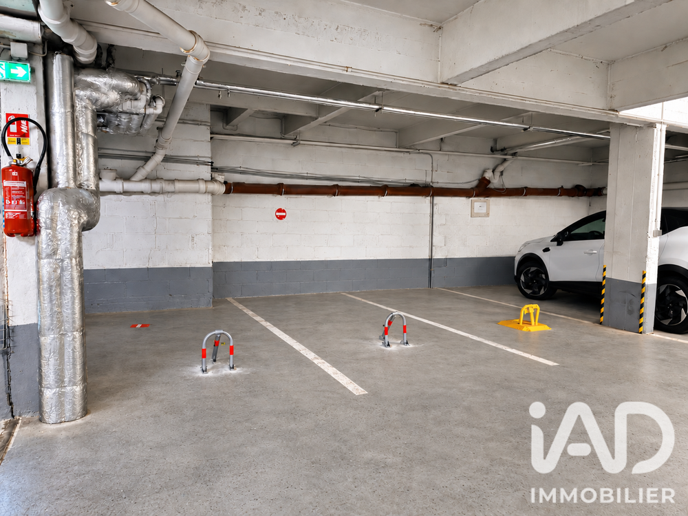 Vente Parking/Garage Vente Parking 22 m&sup2; Paris 8