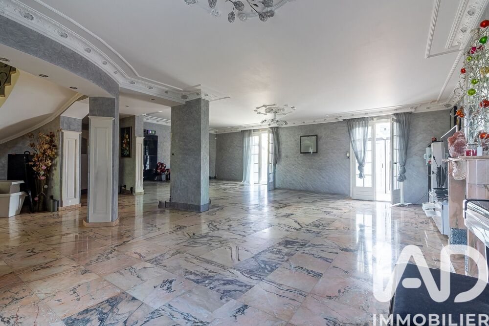 vente Autres - 10 pièce(s) - 400 m² Bron (69500)