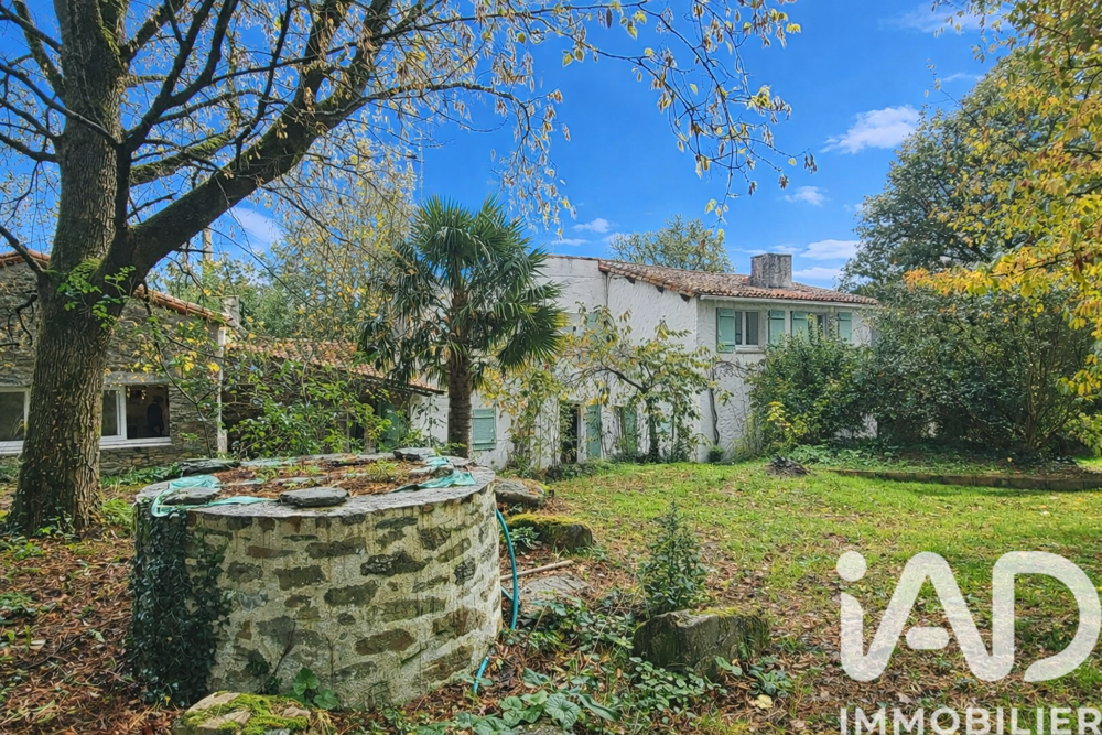 Vente Maison Vente Maison de campagne 6 pièces Saint-Étienne-du-bois