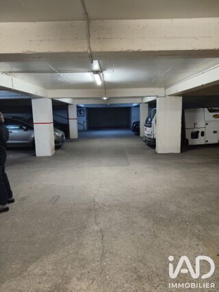 Vente Parking/Garage Vente Parking 2 400 m&sup2; Paris 10