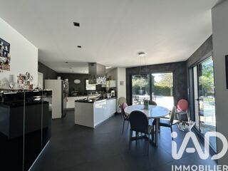  Maison � vendre 8 pi�ces 216 m�