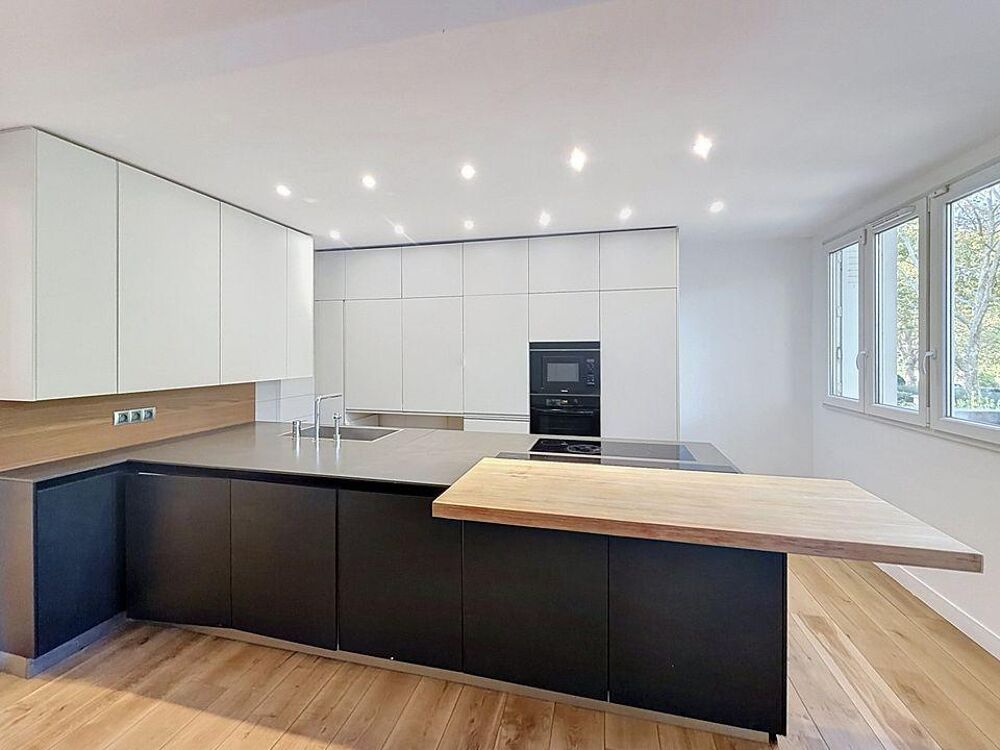 Vente Appartement NEUILLY SUR SEINE - BEAU 4 PIECES DE 100 M CARRE Neuilly sur seine