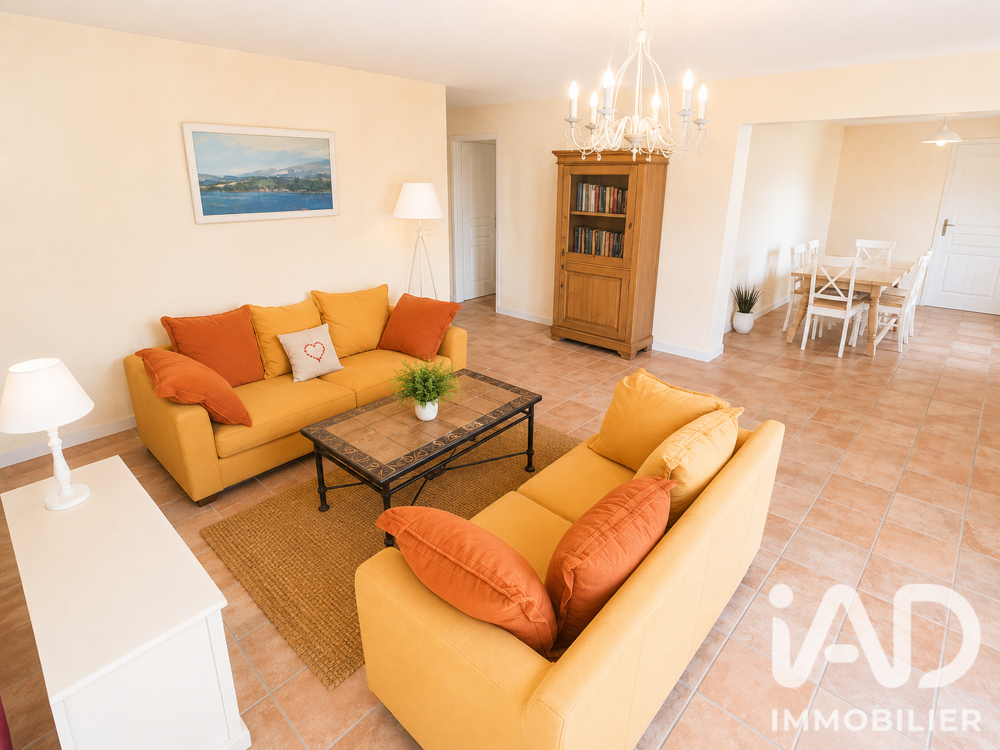 à vendre  Maison Murs (84220)