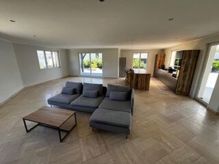  Maison à louer 5 pièces 175 m²