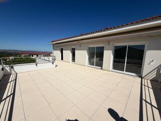 Appartement à louer 4 pièces 103 m²