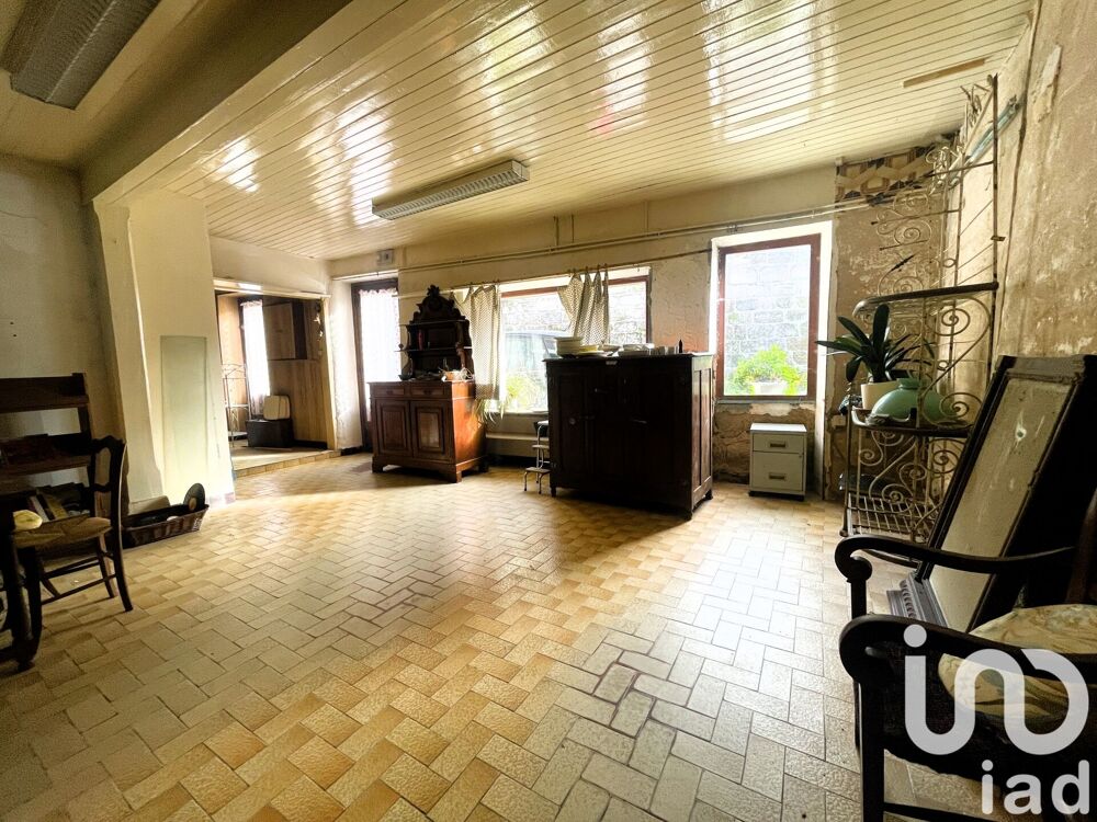 Vente Maison Vente Maison de village 7 pièces Ussac