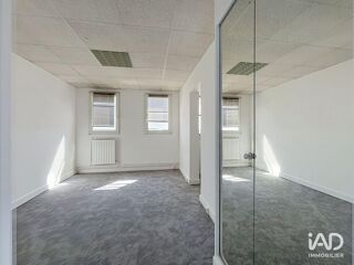   Location Bureaux 97 m&sup2; Buc