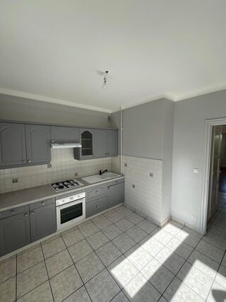  Appartement à louer 3 pièces 74 m²
