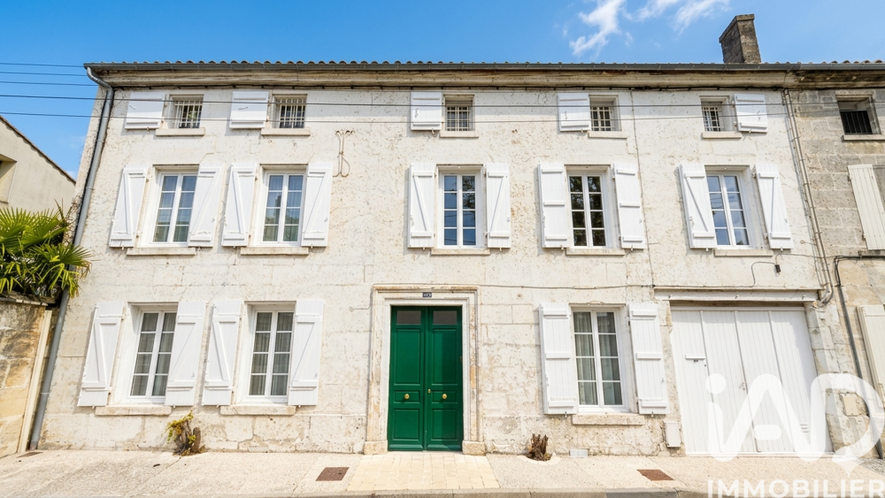vente Maison - 7 pièce(s) - 260 m² Jarnac (16200)