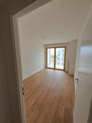  Appartement à louer 3 pièces 64 m²
