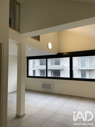  Appartement à louer 4 pièces 79 m²