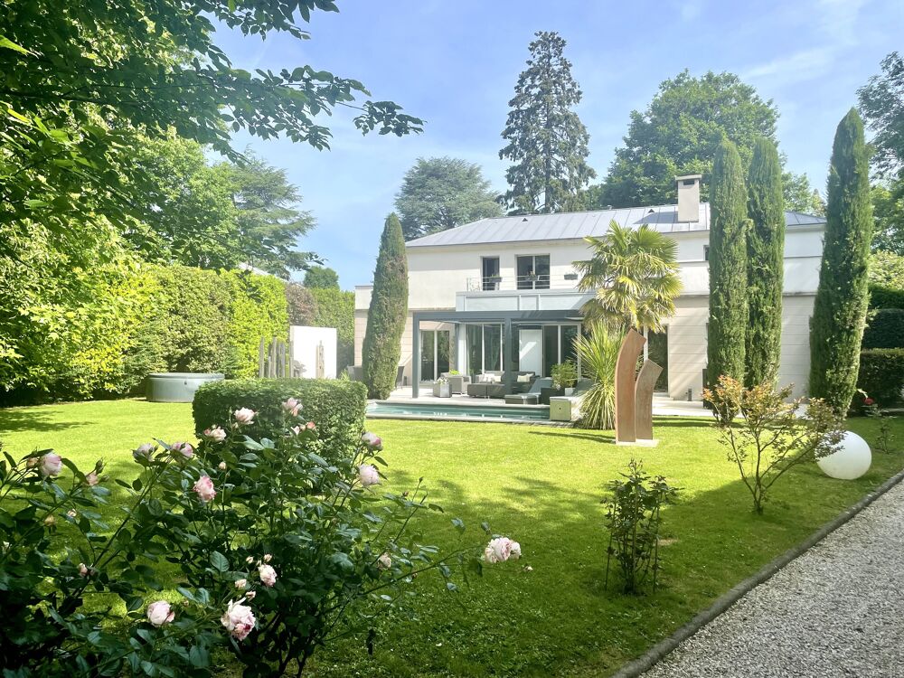 Vente Maison Villa d'architecte avec piscine et volumes exceptionnels La celle saint cloud ; feuillaume sud