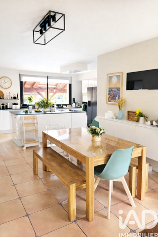  Maison à vendre 15 + pièces 395 m²