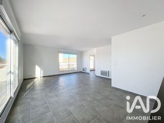  Appartement à louer 3 pièces 77 m²