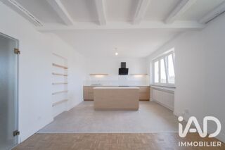  Appartement à louer 6 pièces 144 m²