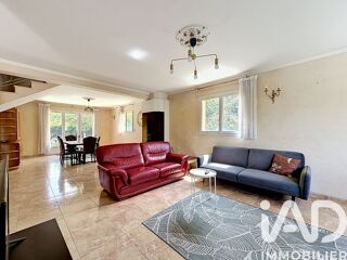 Maison � louer 8 pi�ces 210 m� Bussy-saint-georges