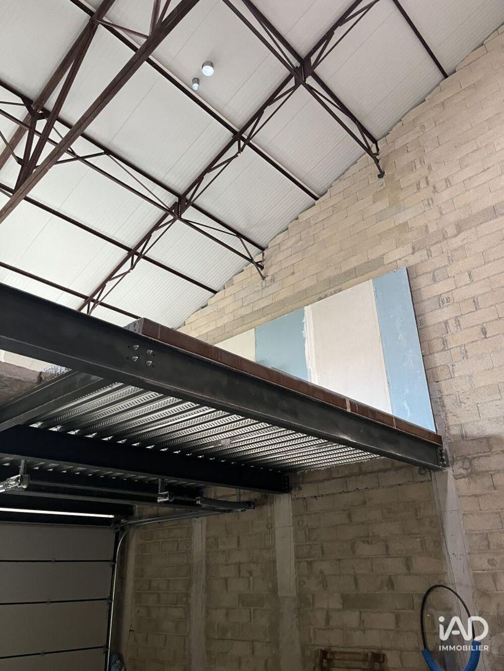   Location Bureaux 96 m&sup2; Écuelles