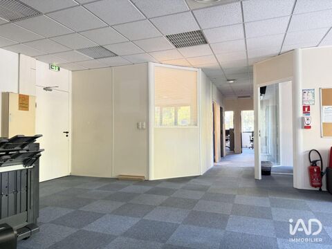   Location Local d'activités 210 m&sup2; 