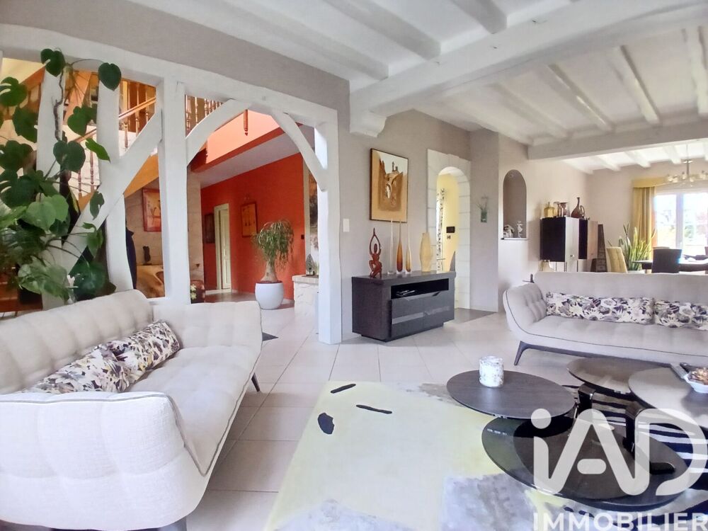 Maison 5 pièces 228 m² · à Ligré · 228 m² · 392 000 €