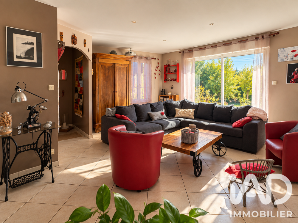 Vente Maison Vente Maison traditionnelle 7 pièces Saint-porchaire