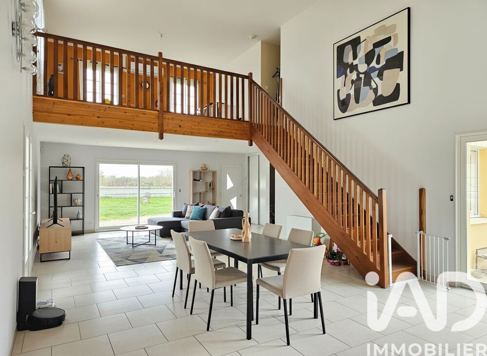 vente Maison - 10 pièce(s) - 186 m² Cierzac (17520)