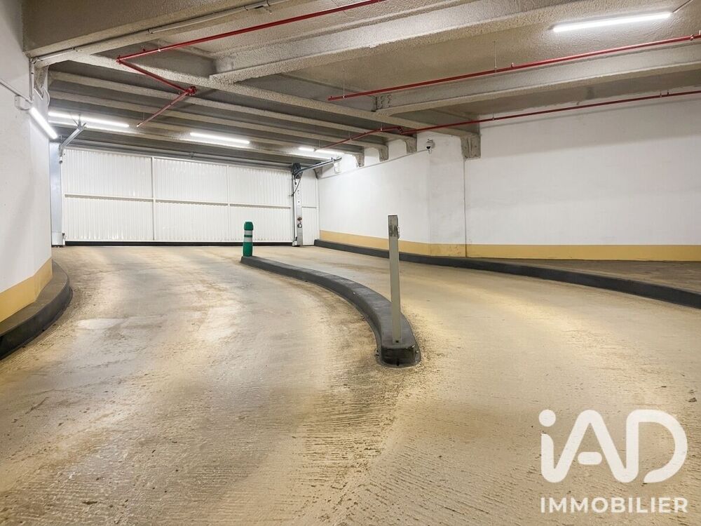 Vente Parking/Garage Vente Parking 12 m&sup2; Courbevoie