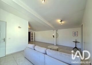  Appartement à louer 3 pièces 82 m²
