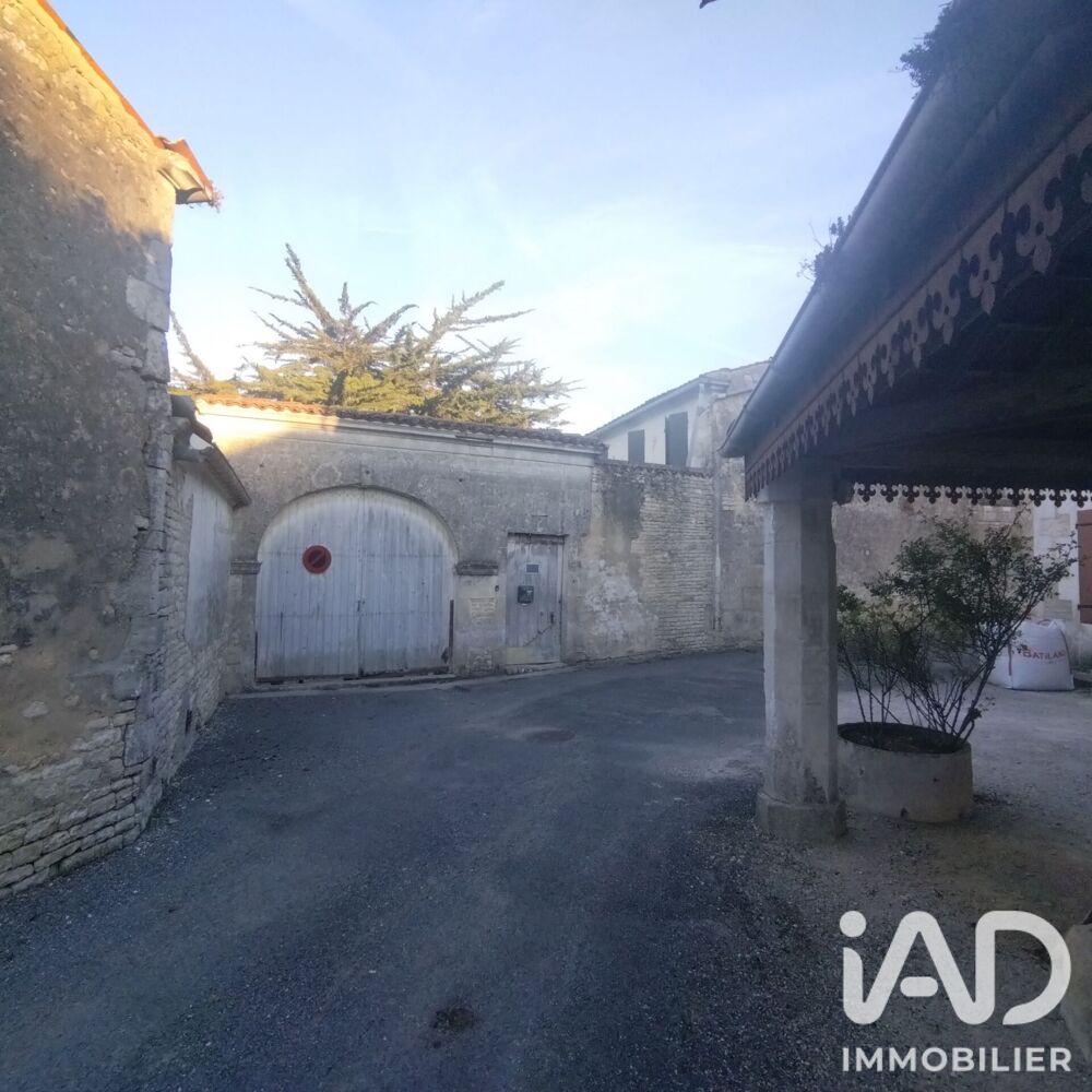 Vente Maison Vente Demeure 19 pièces Neuvicq-le-château