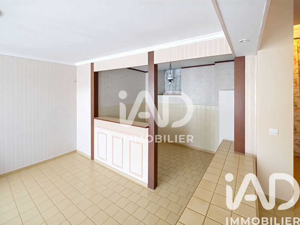 Maison 7 pièces 110 m² · à Montfort-le-Gesnois · 110 m² · 141 500 €