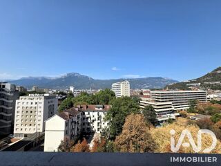  Appartement à louer 5 pièces 97 m²
