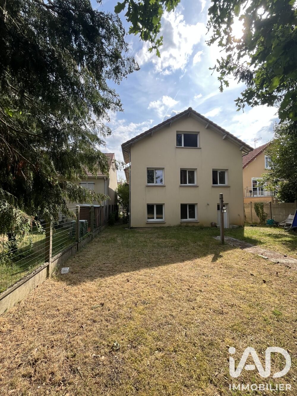 Vente Maison Vente Maison traditionnelle 7 pièces Sainte-geneviève-des-bois