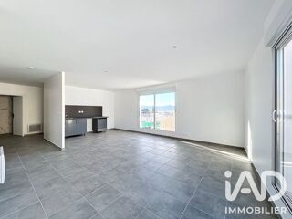  Appartement à louer 3 pièces 77 m²