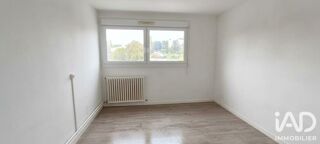  Appartement à louer 4 pièces 77 m²