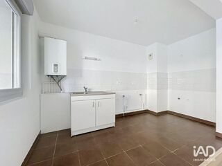  Appartement à louer 3 pièces 80 m²