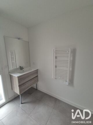  Appartement à louer 5 pièces 105 m²