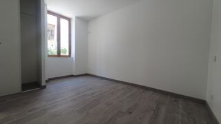  Appartement à louer 2 pièces 27 m²