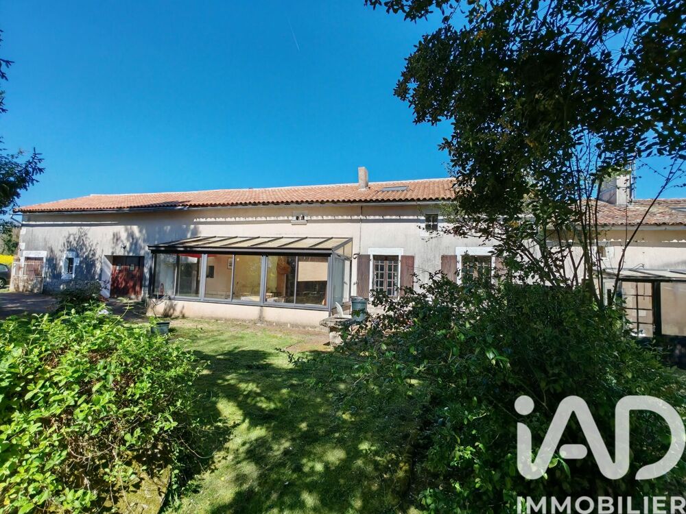 Maison 9 pièces 250 m² · à Montjean · 250 m² · 137 500 €