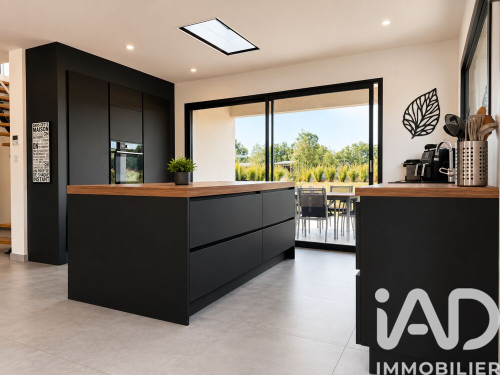 vente Maison - 6 pièce(s) - 141 m² Conflans-sur-Loing (45700)