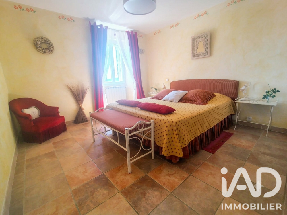 à vendre  Maison Murs (84220)