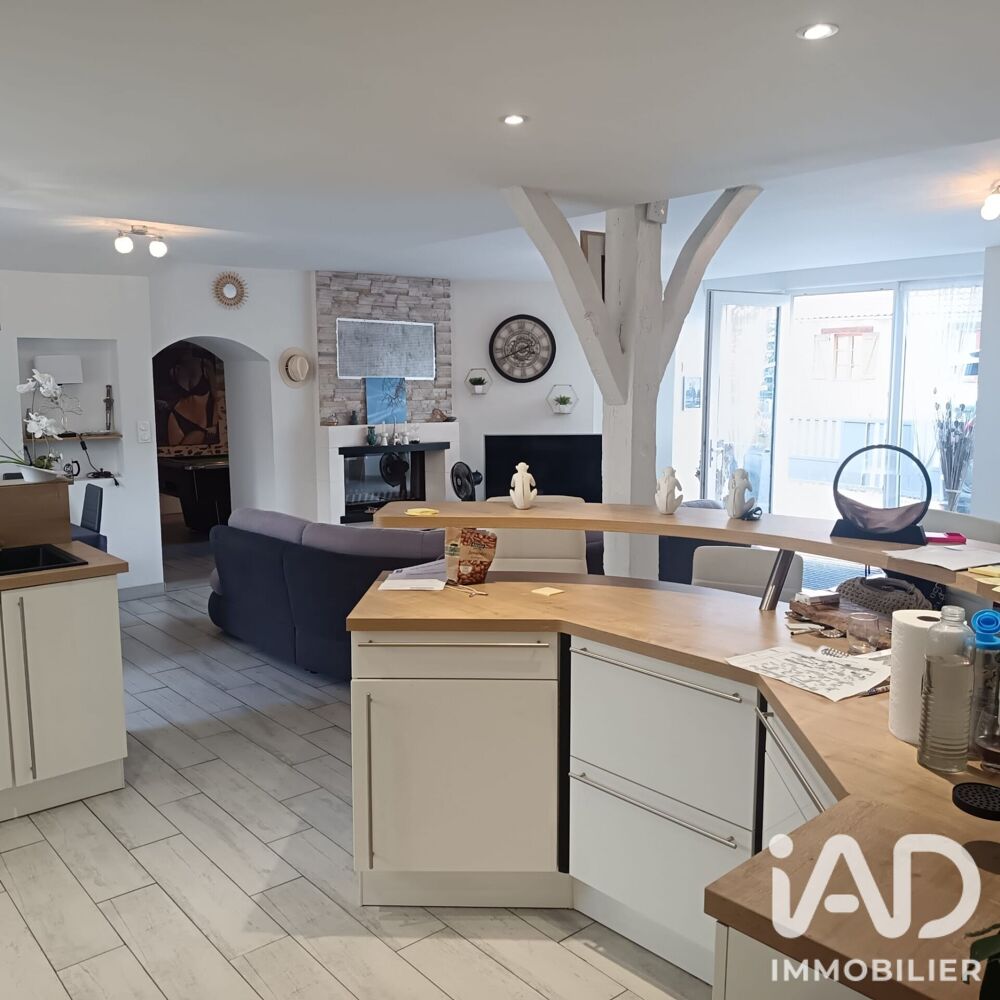 Vente Maison Vente Maison traditionnelle 7 pièces Condat-sur-vienne