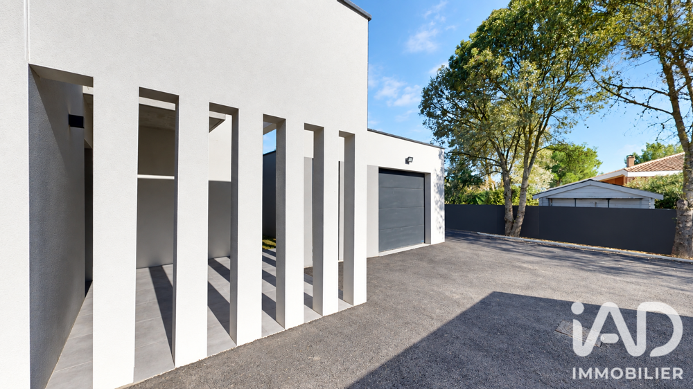 Vente Maison Vente Maison d'architecte 4 pièces Saint-hilaire