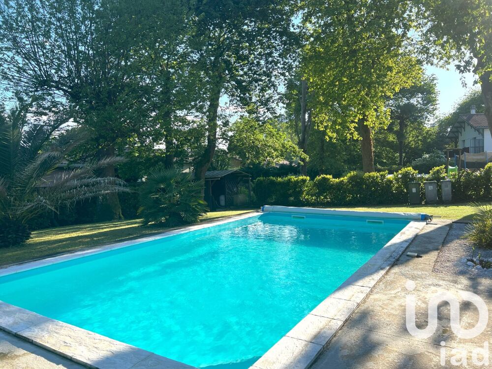 Maison 7 pièces 179 m² · à Saint-Pierre-du-Mont · 179 m² · 325 000 €