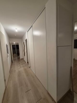  Appartement à louer 4 pièces 70 m²
