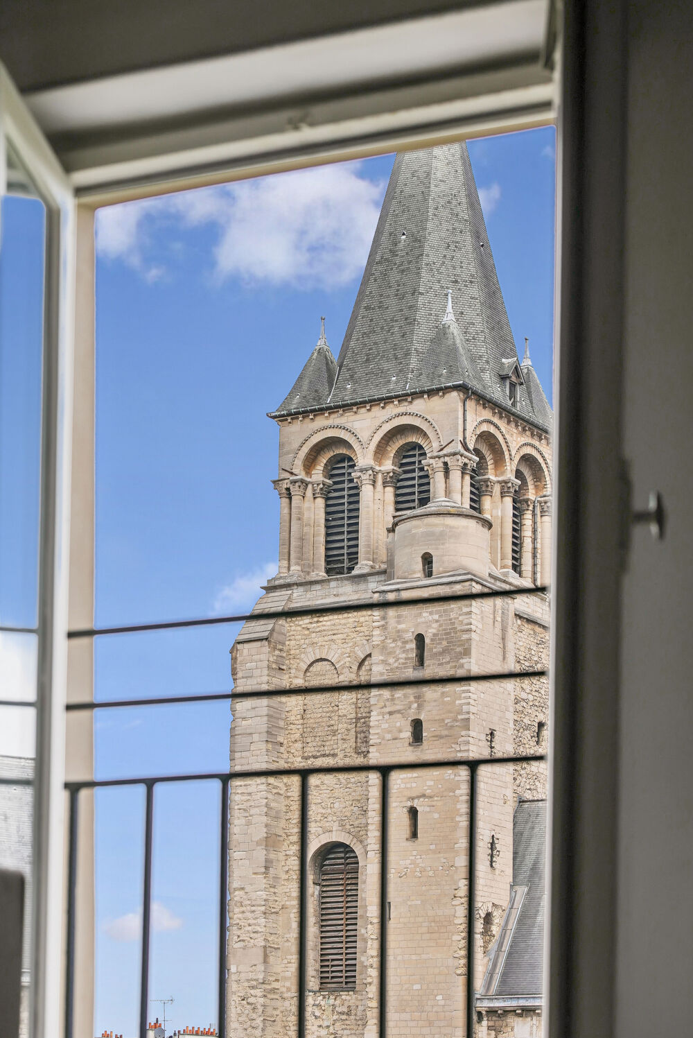 Vente Appartement PARIS 6 - 2 PIECES 42 M2- VUE EGLISE SAINT GERMAIN DES PRES Paris 6
