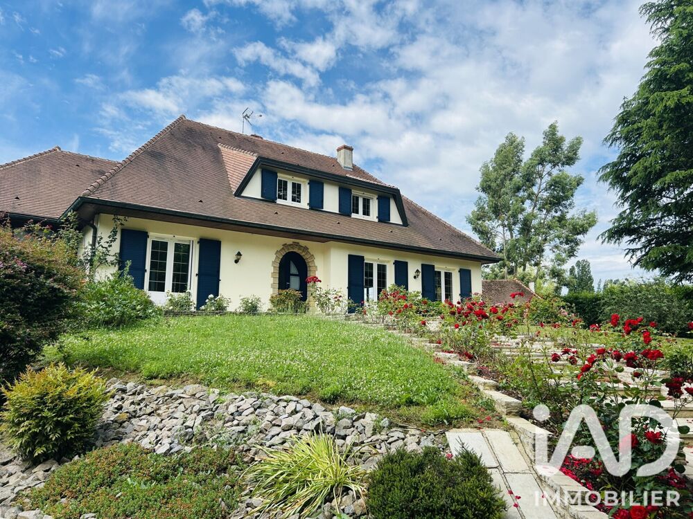 Vente Maison Vente Domaine 8 pièces Mervans