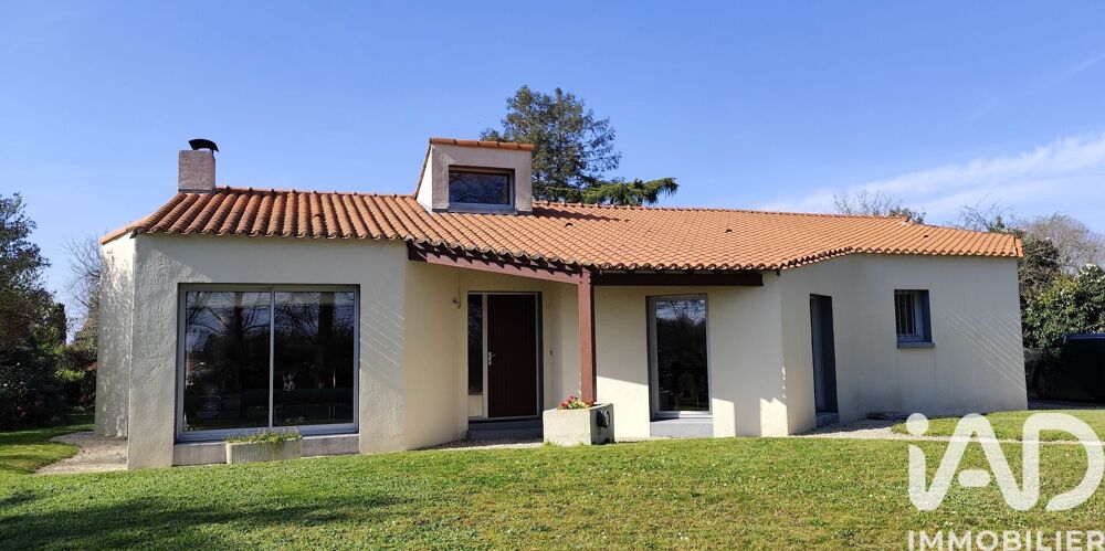 Vente Maison Vente Maison traditionnelle 5 pièces Saint-julien-de-concelles