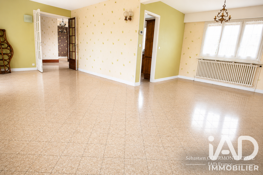 vente Maison - 9 pièce(s) - 169 m² Lachapelle-Saint-Pierre (60730)