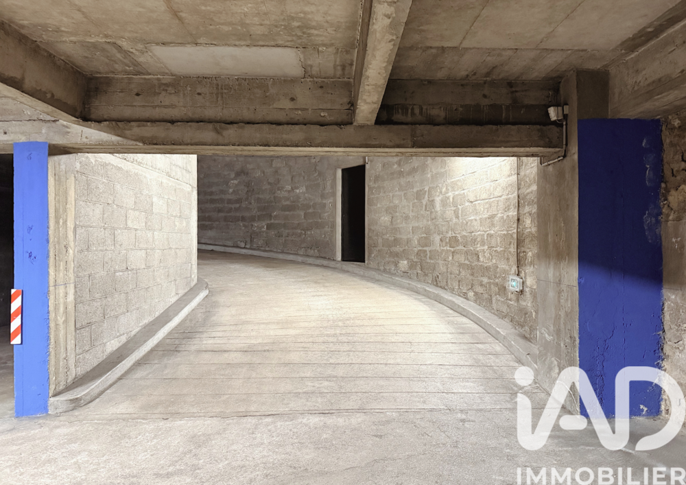 Vente Parking/Garage Vente Parking 20 m&sup2; Paris 8